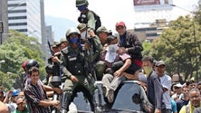 Imagem de Tensão na Venezuela: Dois mortos confirmados e cerca de meia centena de feridos