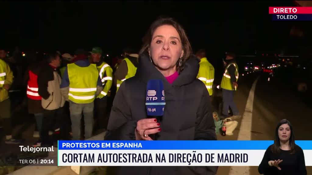 Espanha. Agricultores cortam autoestrada na direção de Madrid