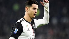 Imagem de Ronaldo substituído no jogo 1.000 da carreira