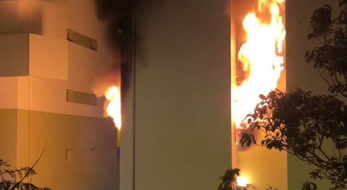 Incêndio leva três ao hospital