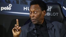 Imagem de Pelé deixa cuidados intensivos após operação