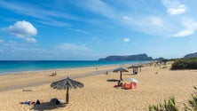 Porto Santo entrega limpeza da praia ao governo por falta de máquinas