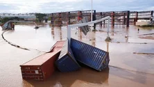 Imagem de Número de mortes em inundações na África do Sul sobe para 443