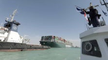 Imagem de Congestionamento de embarcações continua no Canal do Suez