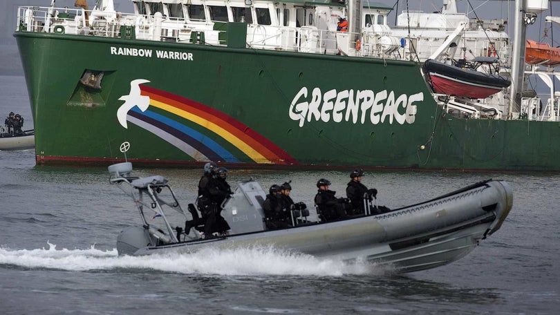 Greenpeace bloqueia descarga de gás natural russo na Finlândia