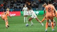 Imagem de Fátima Pinto de fora do jogo com o Vietname
