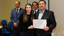 Imagem de Escola Bartolomeu Perestrelo entrega diplomas de mérito a 40 alunos