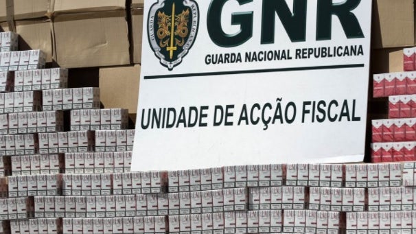 Desmantelada rede de contrabando internacional de tabaco em Portugal e Espanha