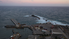 Imagem de BE critica hipótese de suspensão das obras no porto comercial das Lajes das Flores