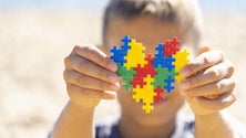 Imagem de Investigadores criam programa para melhorar competências de crianças com autismo