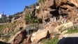 Imagem de Derrocada leva a evacuação de bloco de apartamentos em Câmara de Lobos