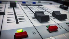 Imagem de Manhãs da Antena-1 feitas a partir de estúdio doméstico (Vídeo)