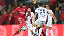 Benfica em dificuldades na Trofa