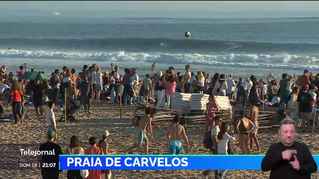 Equipas de socorro retiraram 29 surfistas de agueiro na praia de Carcavelos