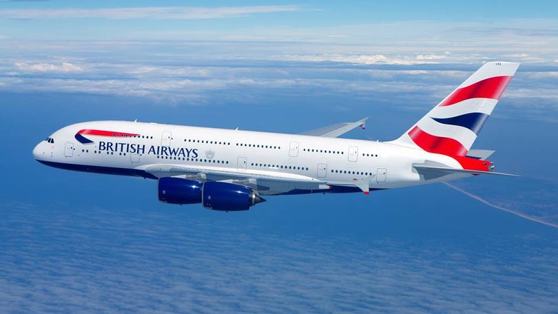 Imagem de Vento forte faz divergir avião na Madeira