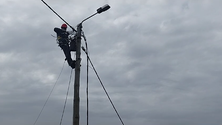Imagem de Eletricidade reposta na estrada da Maloeira (vídeo)