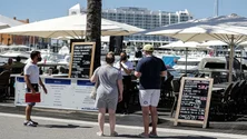 Imagem de Salários no turismo ainda estão 30% abaixo da média da economia
