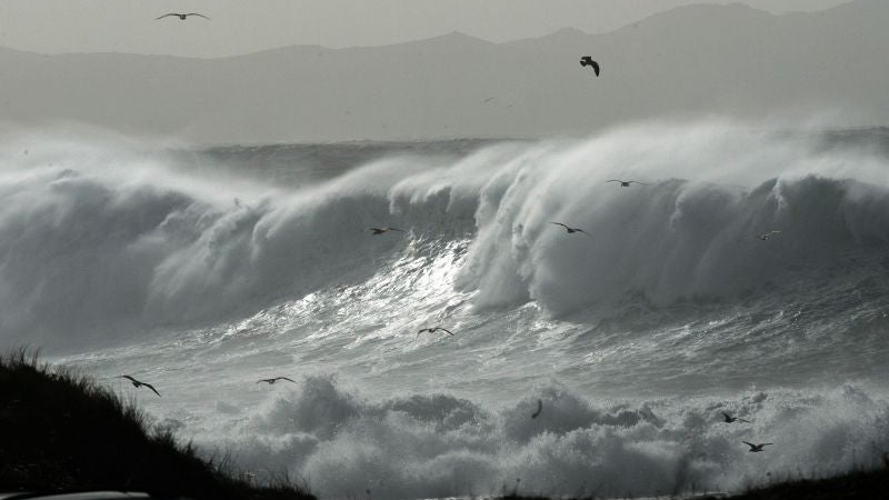 Imagem de Ondas de sete metros em Santa Cruz das Flores