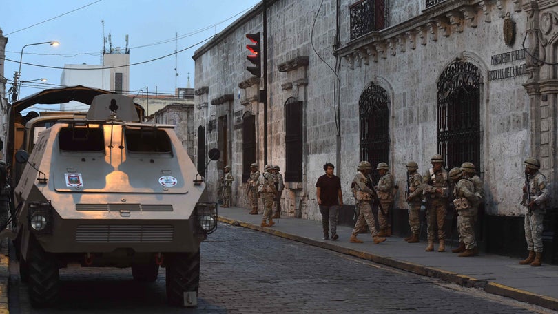 Imagem de Quarenta portugueses retidos no Peru devido à instabilidade no país