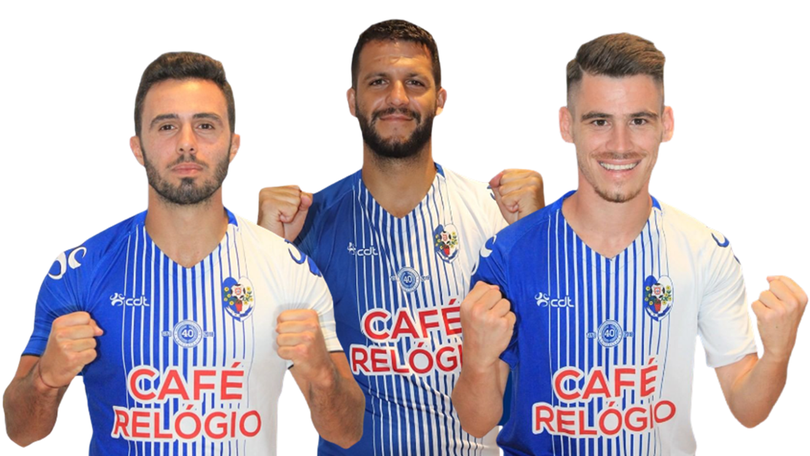 Imagem de Camacha renova com trio madeirense