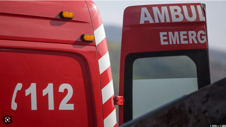 Imagem de Ambulância furtada enquanto equipa assistia vítima