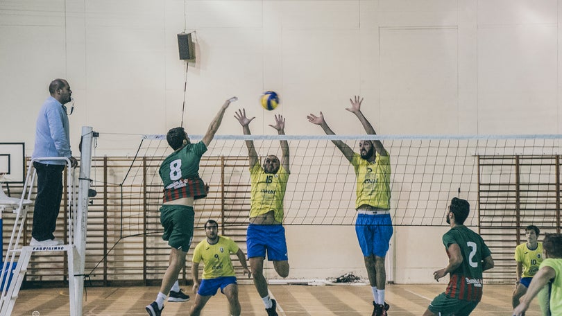 Imagem de Equipas de voleibol do Sports Madeira e do Marítimo só regressam em Março