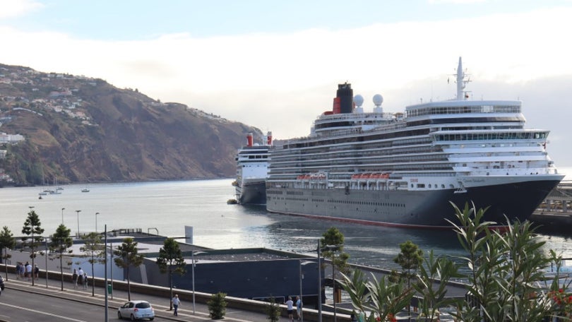 Imagem de «Queen Elizabeth» e «Borealis» na Madeira