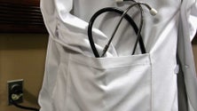 Imagem de Médica madeirense aposta nas artes como poder terapêutico para tratamento dos pacientes