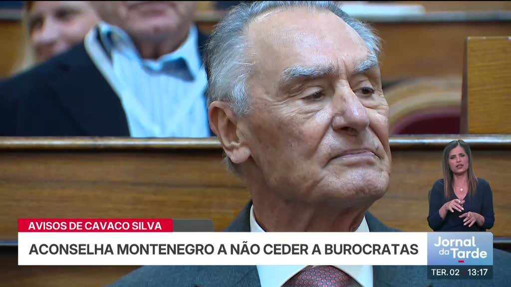 Cavaco Silva pede reformas e lança críticas a burocratas e Tribunal de Contas