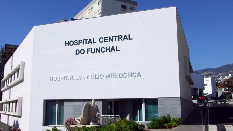 Detetado caso de sarna no hospital Nélio Mendonça