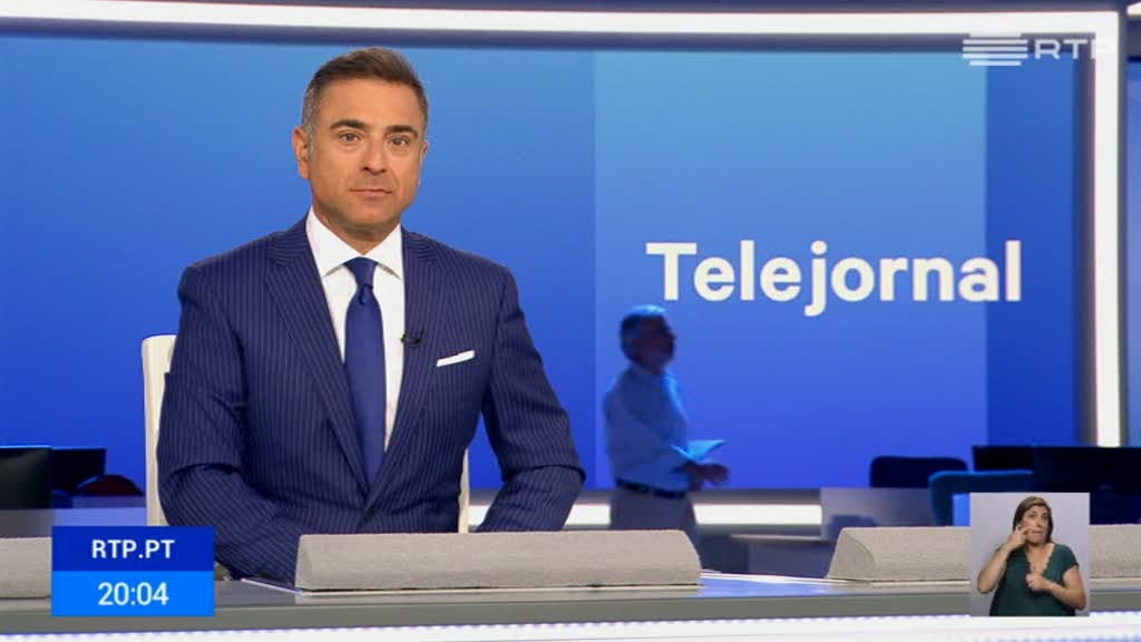 BE v� coincid�ncia perversa entre pedido de dissolu��o e pr�-aviso de greve