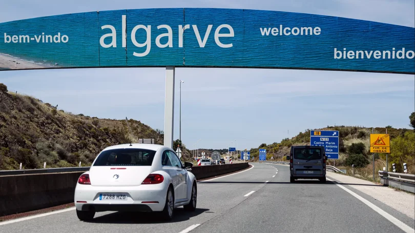 Mais de cinco mil carros atravessaram a fronteira