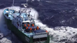 Imagem de Oito tripulantes resgatados ao largo de São Miguel após incêndio em barco de pesca