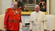 Imagem de Papa Francisco assume controlo da Ordem de Malta
