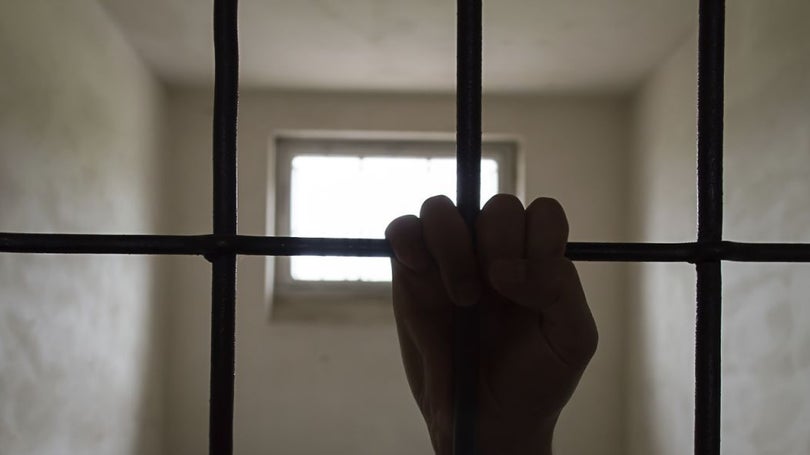 Imagem de Quatro pessoas condenadas por introdução de droga na cadeia do Funchal