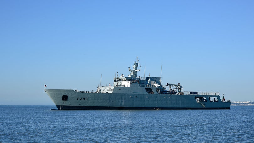 Imagem de Navio português resgata pescadores à deriva na costa angolana