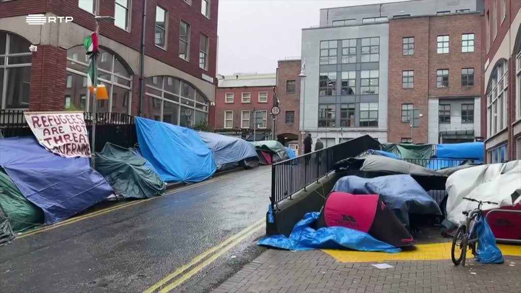 Centenas de imigrantes fogem de Londres para Dublin