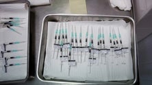 Imagem de 15.922 reações adversas às vacinas