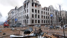 Imagem de Zelensky rejeita ultimato da Rússia para entregar cidade de Mariupol