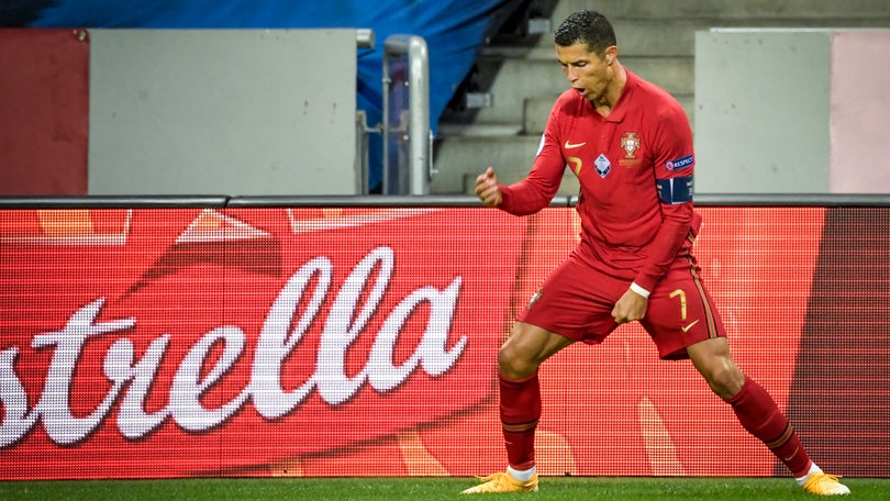 Imagem de Liga das Nações: Ronaldo chega aos 101 golos e fica a oito de Ali Daei