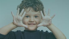 Imagem de Pais procuram campos de férias e ATL para deixar os filhos (Áudio)