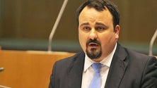 Paulo Estêvão acusa presidente do parlamento de censura (Som)