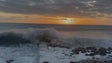 Ondas dão espetáculo na marginal do Paul do Mar (vídeo)