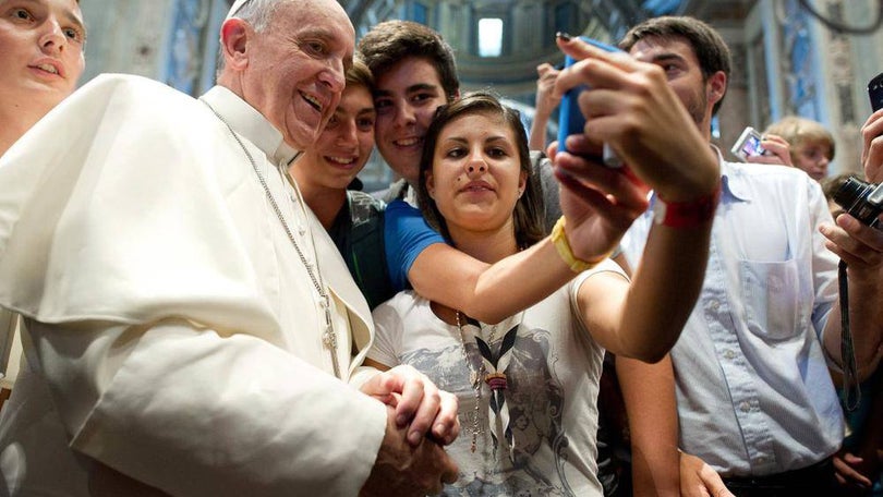 Imagem de Papa pede aos jovens que não vivam obcecados com redes sociais