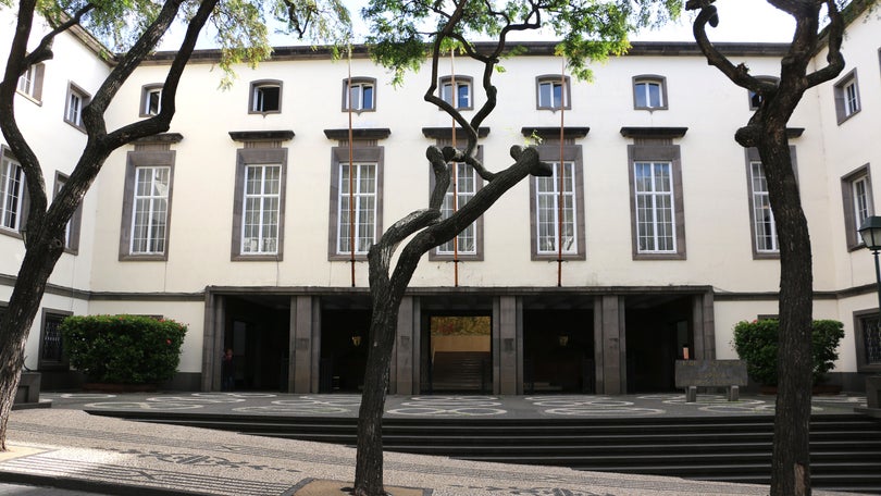Imagem de Postos de trabalho na Administração Regional diminuíram no 2.º trimestre de 2020
