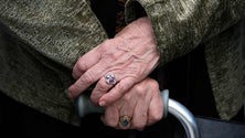 Imagem de Madeira disponibiliza serviço de teleassistência para 253 idosos de bairros sociais