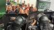 Ivo Vieira enfrenta policia e revela agressões à equipa (vídeo)