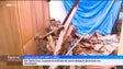 Queda do telhado provoca desalojado em Santa Cruz (vídeo)