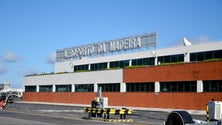 Imagem de Trabalhadores do restaurante do aeroporto apresentam-se ao trabalho este mês