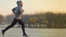 Imagem de Covid-19: É importante manter-se ativo e fazer exercício, diz especialista (Áudio)